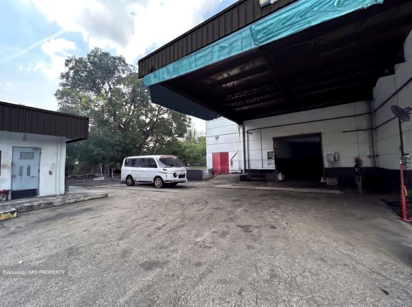 Pioneer Lot (D22), Factory #605901571